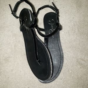 Strap sandals